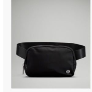 - LULULEMON BELT BAG